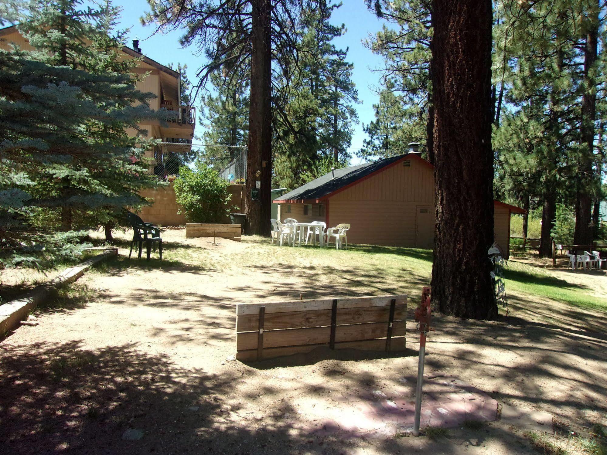 Honey Bear Lodge & Cabins Big Bear Lake Exterior photo