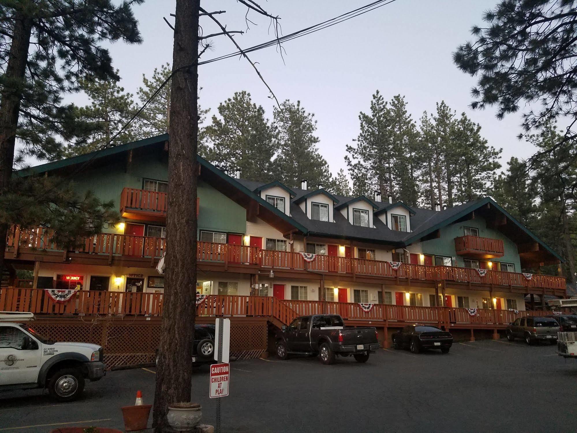Honey Bear Lodge & Cabins Big Bear Lake Exterior photo